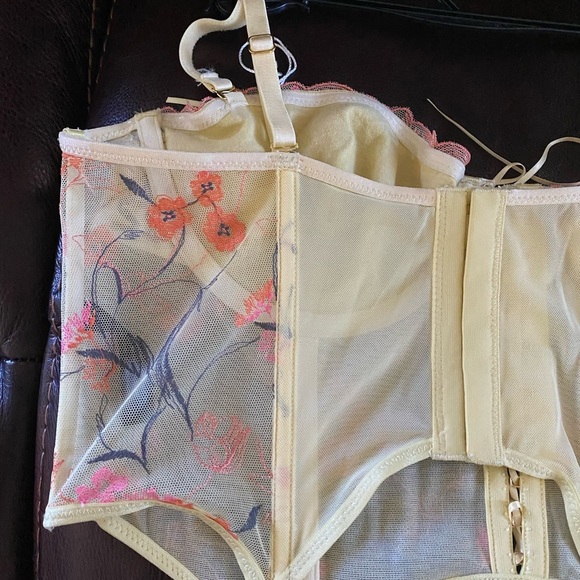 Out From Under Floral Yellow Semi Sheer Mesh Embroidered Coquette Bustier L - Picture 13 of 14